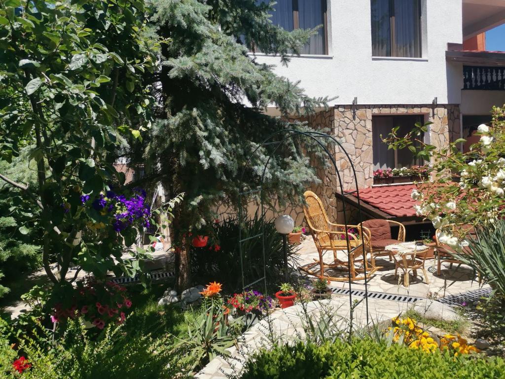 Zahrada ubytování Boutique Guest House IKONOMOV