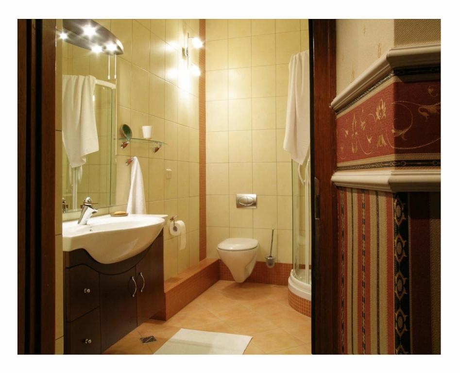 Duval Apartments - 6