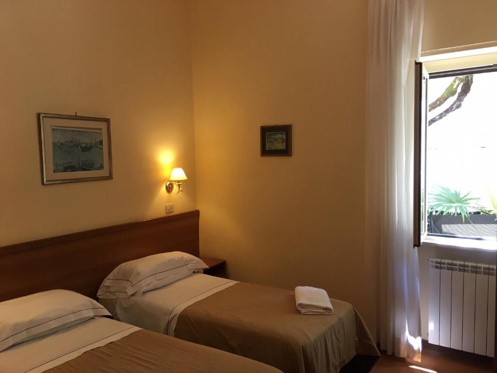 Hotel Delle Ortensie - Habitación Económica Con 2 Camas Individuales
