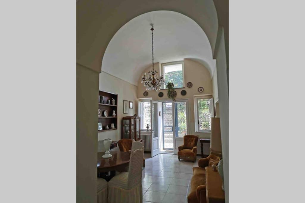 The library in the holiday home