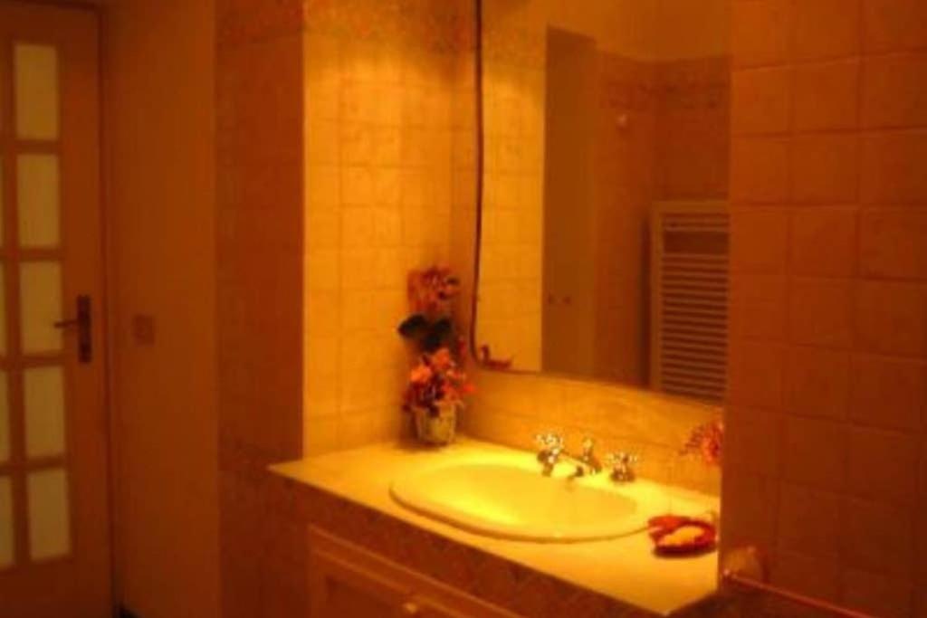A bathroom at OASI DI PACE A GAETA