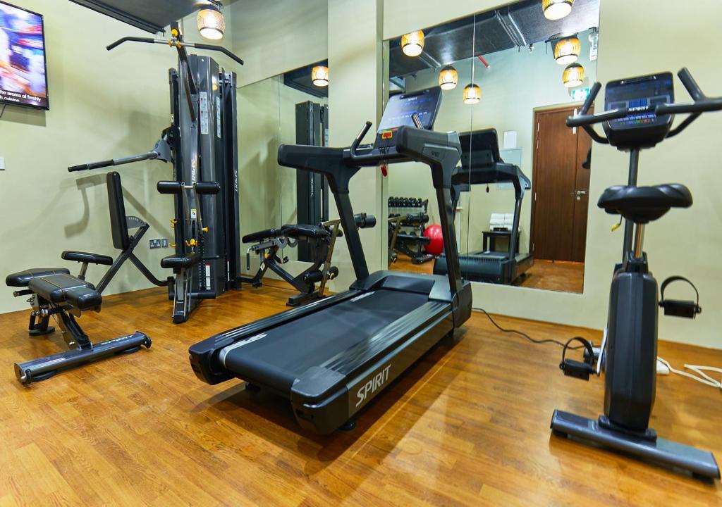 Fitness centrum a/nebo fitness zařízení v ubytování Rose Plaza Hotel Al Barsha