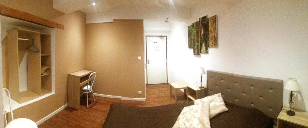 Auberge Roman - Habitación Doble Con Baño Privado