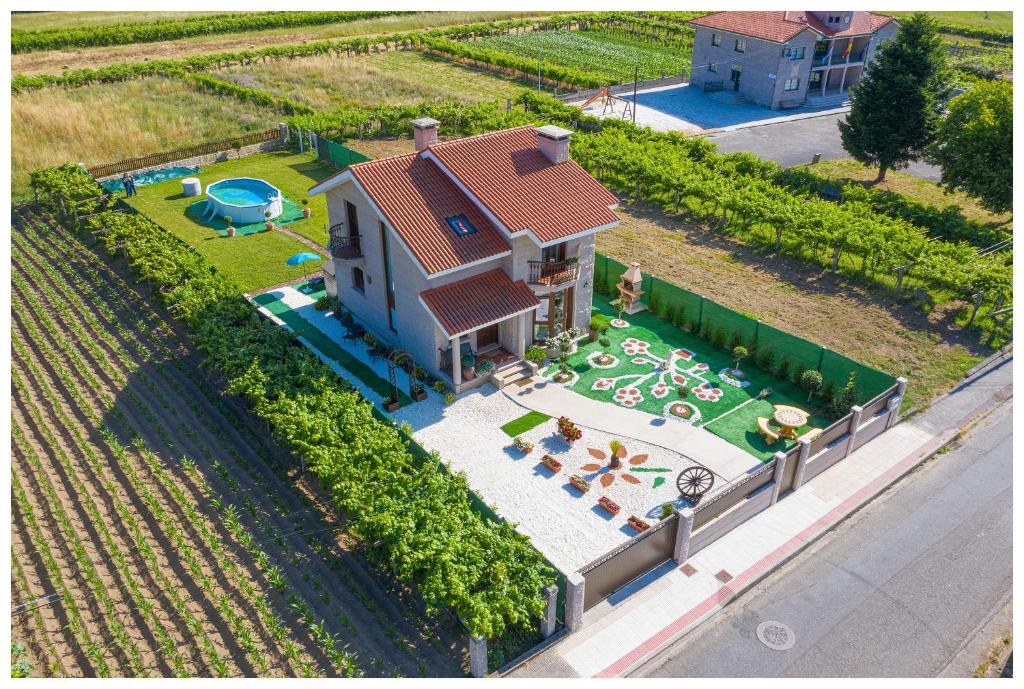 Vonkajšia záhrada v ubytovaní Casa Victoria garden con Jacuzzi y piscina