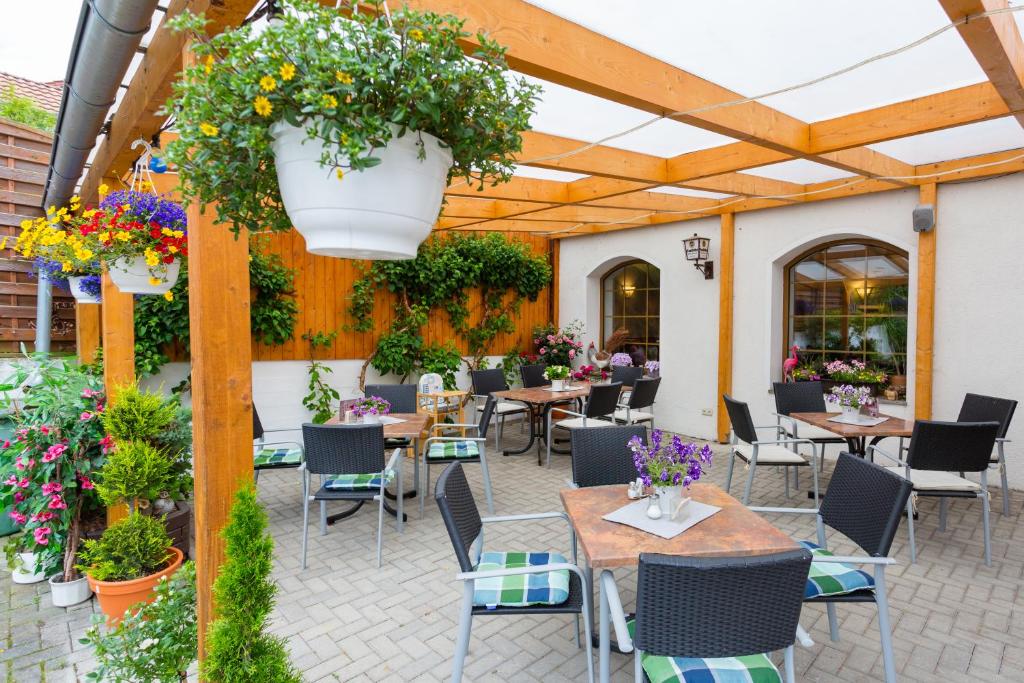 Un restaurant sau alt loc unde se poate mânca la Hotel & Ferienwohnungen Bohlenblick