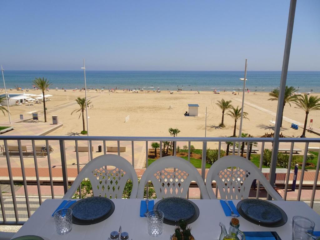NEPTUNO 27 - Primera línea de Playa - Housity