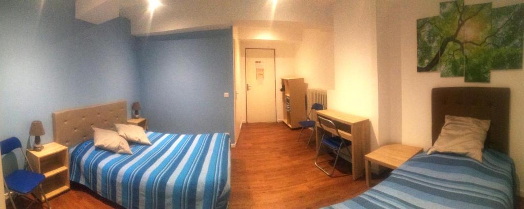 Auberge Roman - Habitación Triple Con Baño Privado