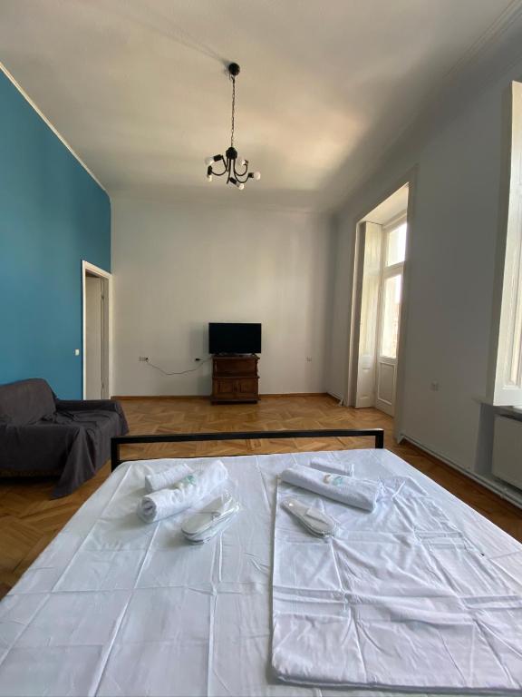Postel nebo postele na pokoji v ubytování Red Door