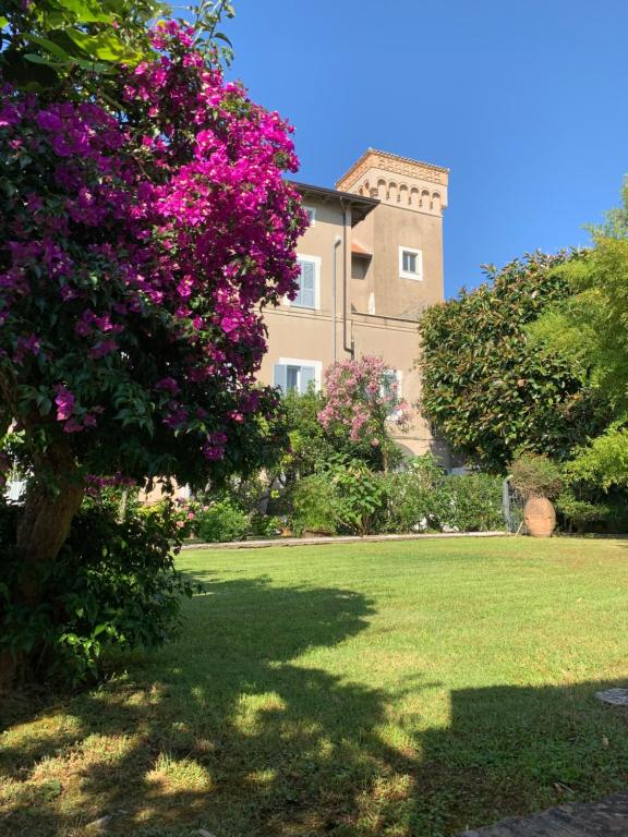 A garden outside OASI DI PACE A GAETA