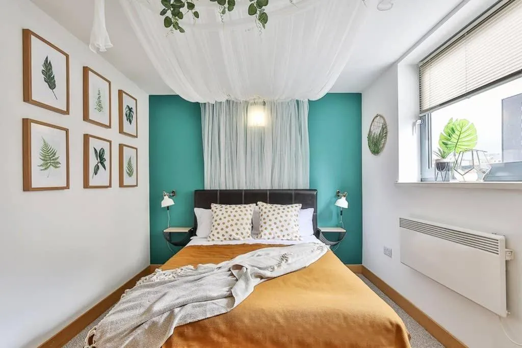 No1. The Exclusive Gem of Leeds, Headingley, United Kingdom