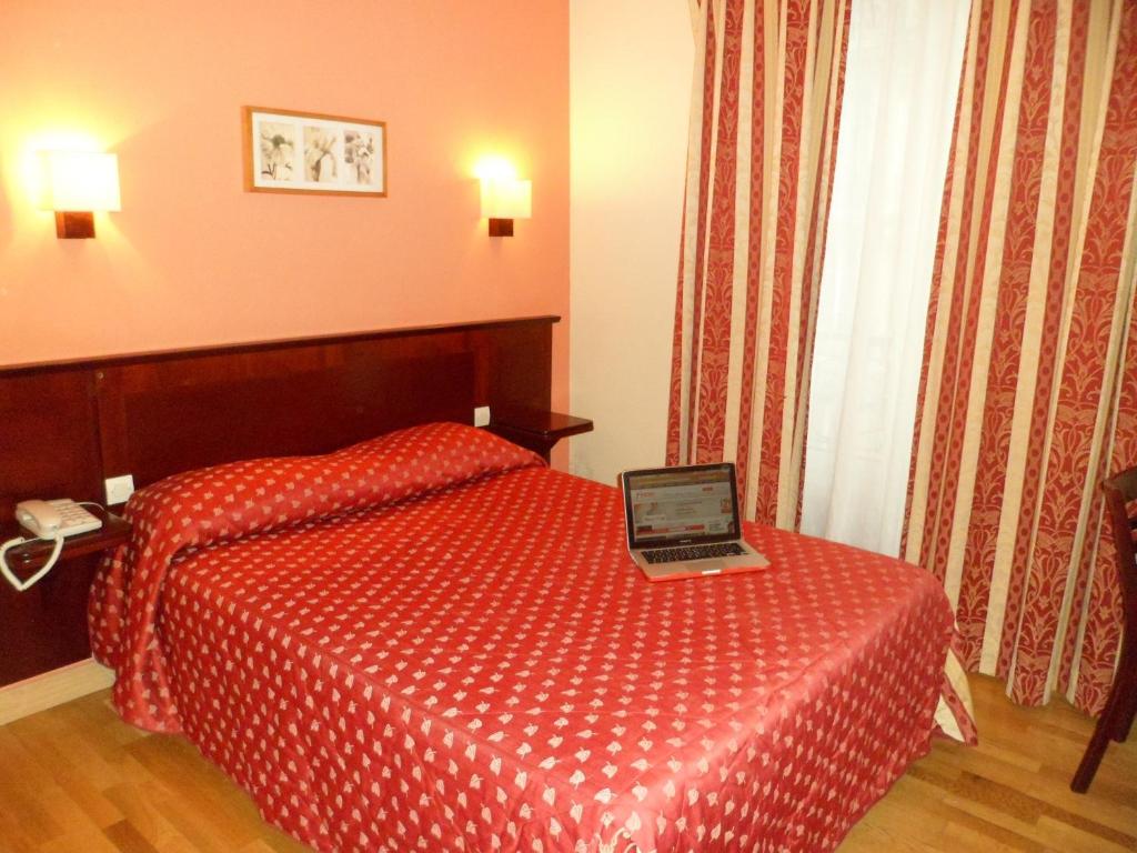 Hôtel De Paris Opera - Resim 14