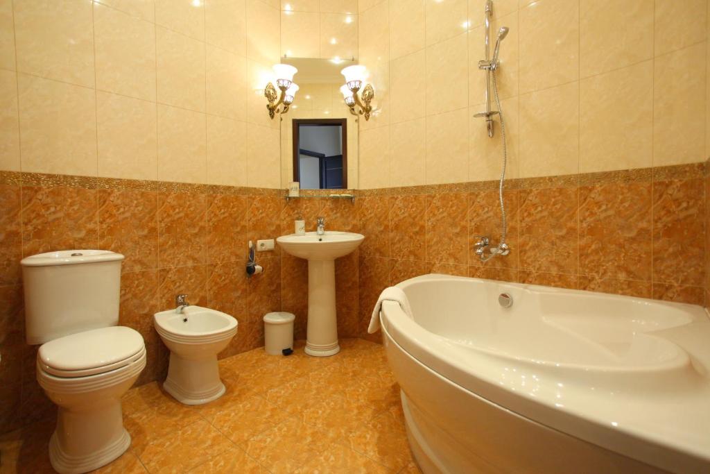 Koupelna v ubytování Ekaterina Hotel