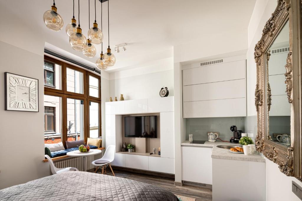 Art Design King Bed Studio Apartment In Old Town - One-Bedroom Apartment