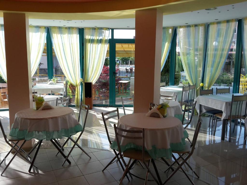 Restaurace v ubytování Sania