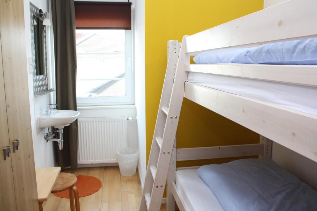 Townside Hostel Bremen - Twin Room With Shared Bathroom