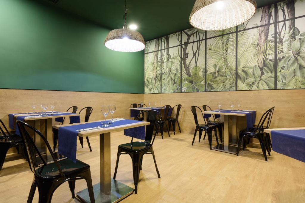 U Hotel Villa-Gomá - Resim 23