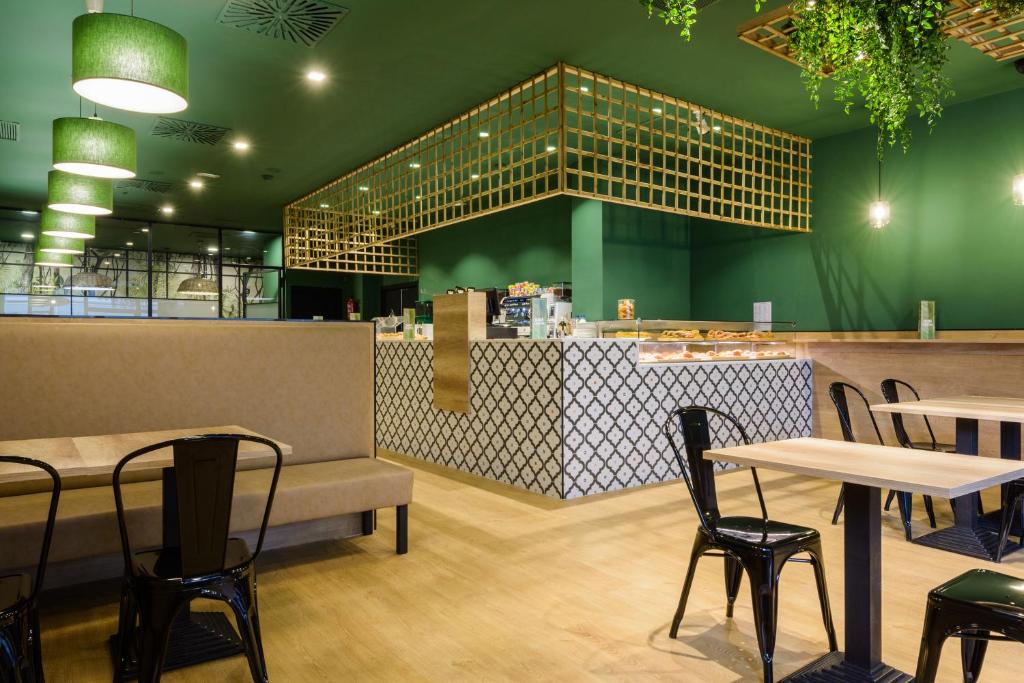 U Hotel Villa-Gomá - Resim 20