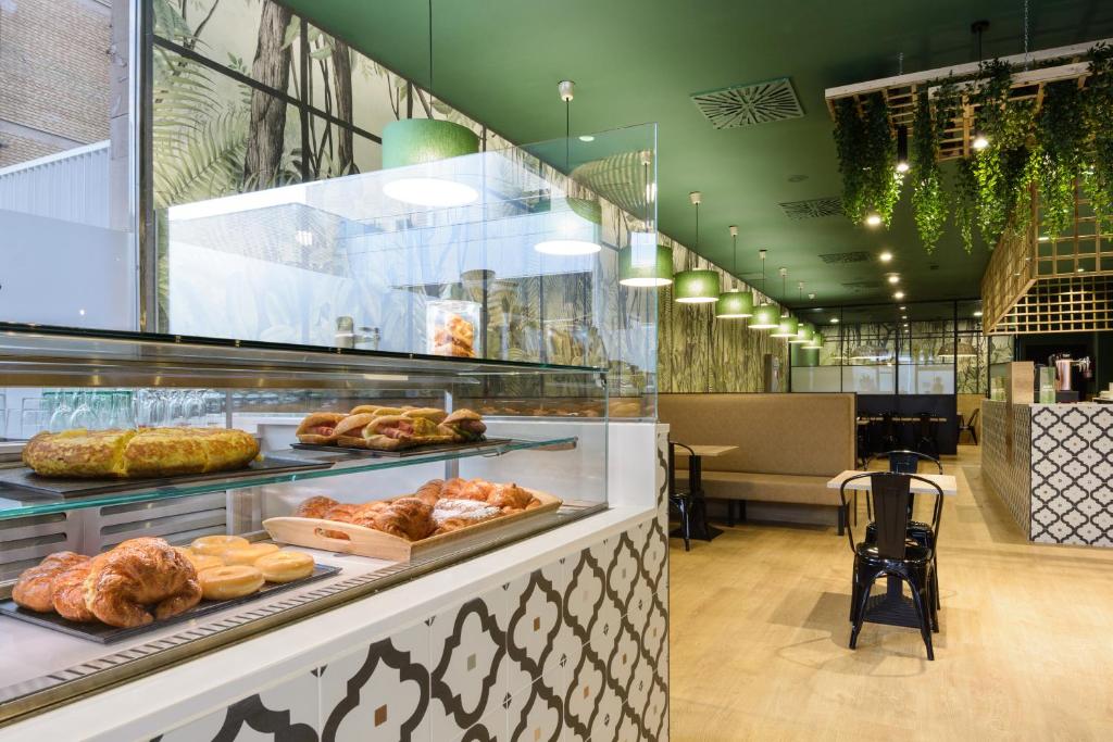 U Hotel Villa-Gomá - Resim 19