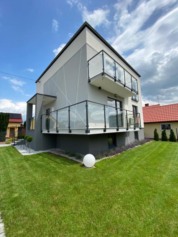 Willa KWADRAT 12 - 12