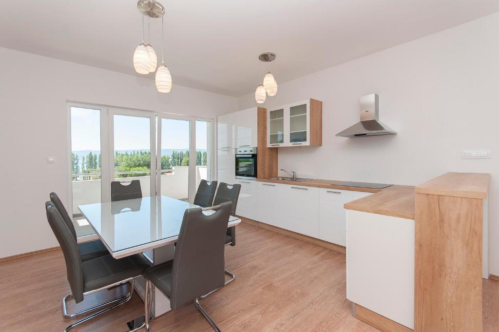Apartman Mira- Omis