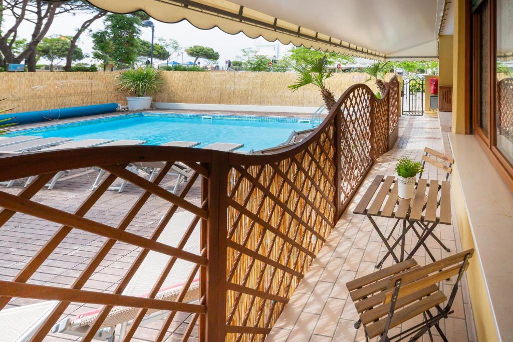 Бассейн в Appartamenti Mare Caorle или поблизости
