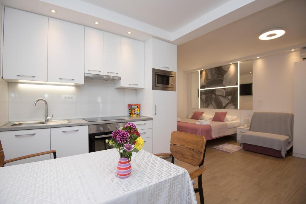Cozy Honeymoon Apartment in the Old Town