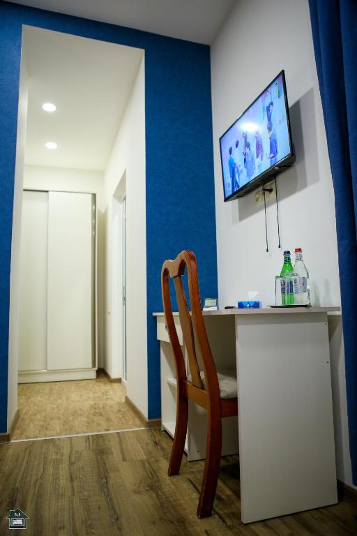 TV a/nebo společenská místnost v ubytování Gyurji Home - Guest House in Gyumri