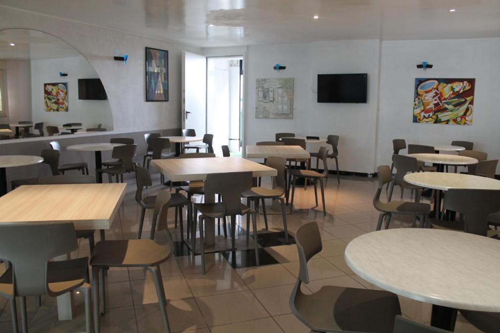 Hotel Vernel - Resim 12