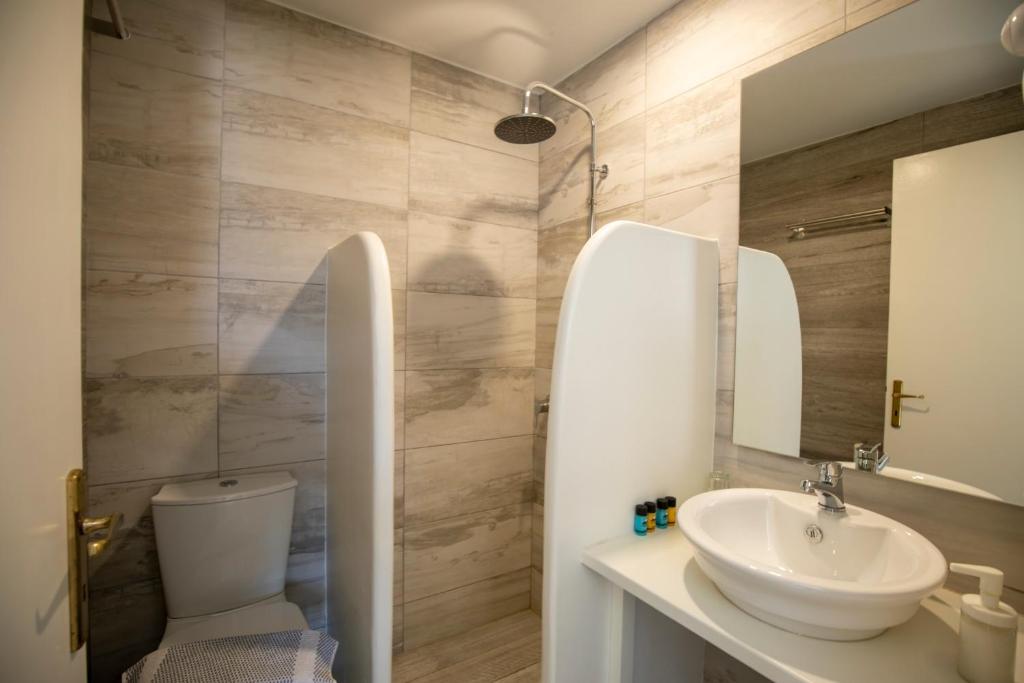 Koupelna v ubytování Hotel Galini Sifnos