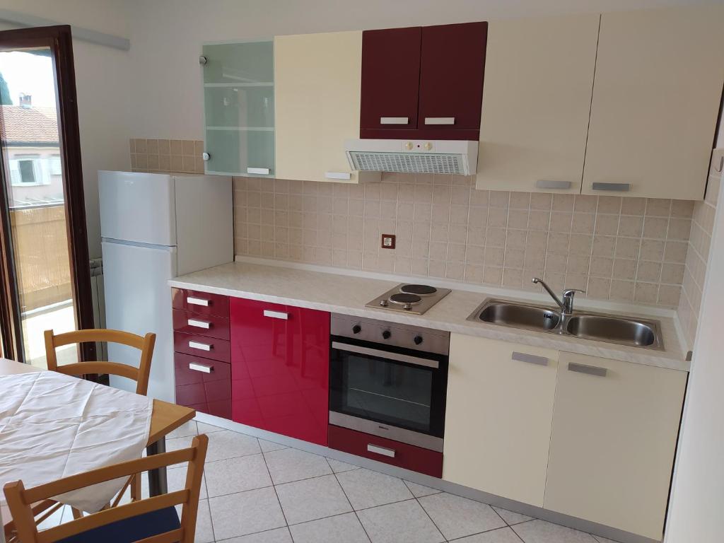 Kuchyň nebo kuchyňský kout v ubytování Apartmani Kolenko Rovinj
