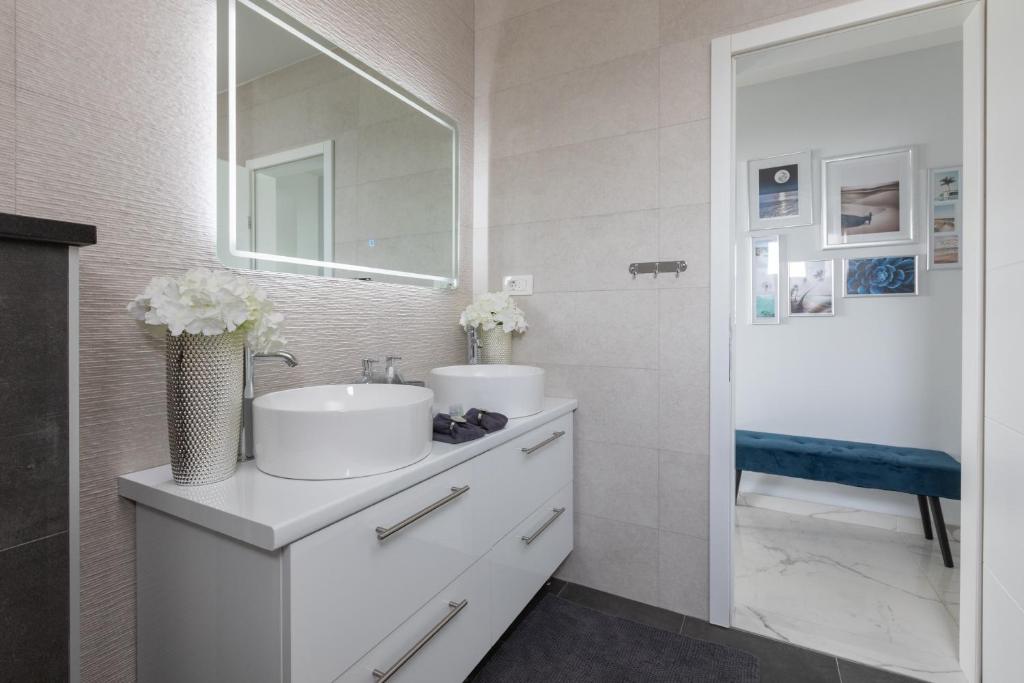 Kúpeľňa v ubytovaní Luxury Holiday Home Dioniz