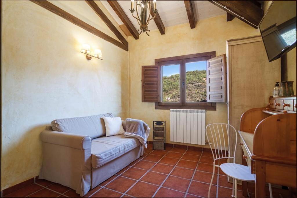 A seating area at El Nogal De Laguna