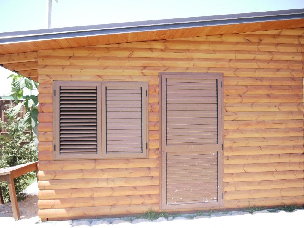 Windmill Shkodra Gesthouse Camping & Grill - 