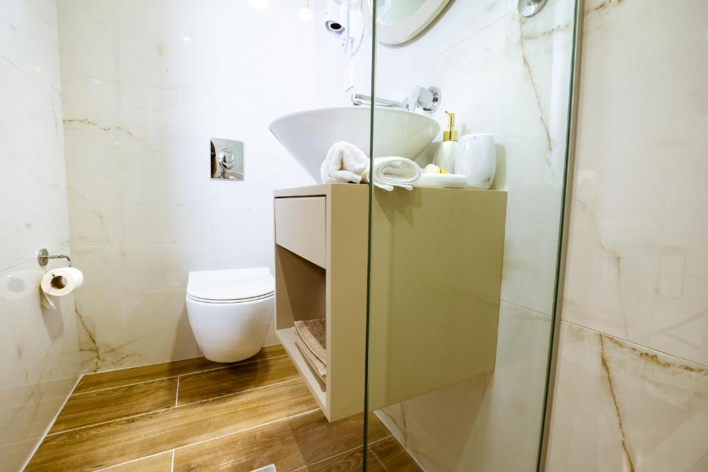 Konmari Boutique Suites - 8