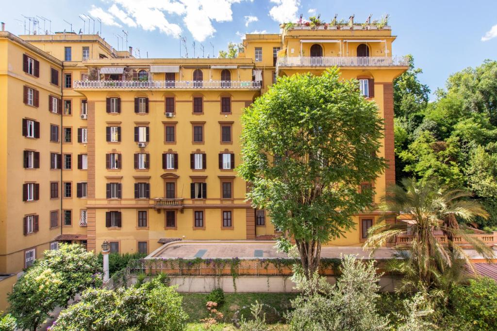 The building in which Az apartmant is located