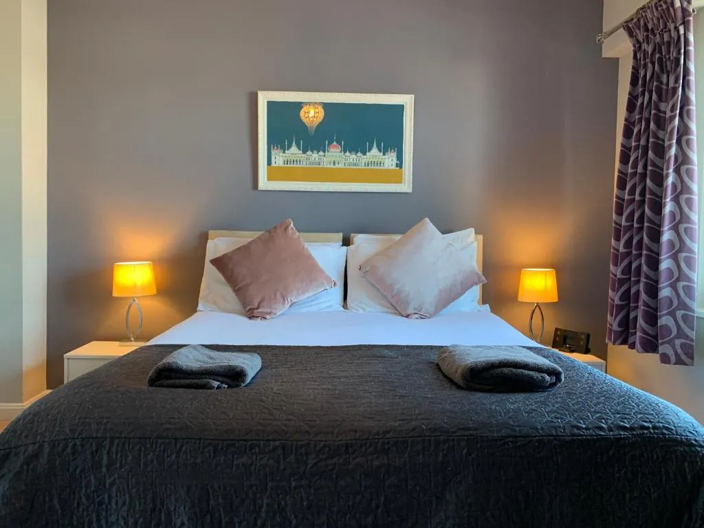 OTTO - Beachfront Apartment opposite the Pier, Brighton and Hove, United Kingdom