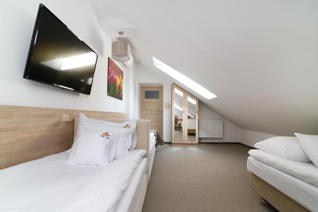 Villa Astra - Apartments & Restaurant - 8