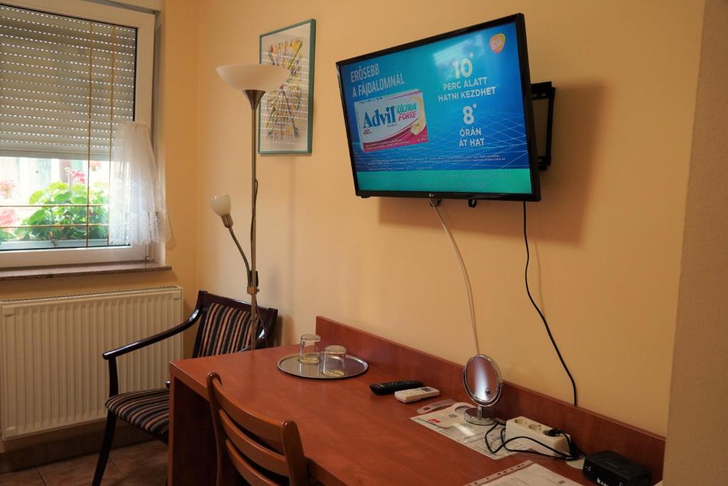 TV a/nebo společenská místnost v ubytování Club Haus 502 Kalocsa