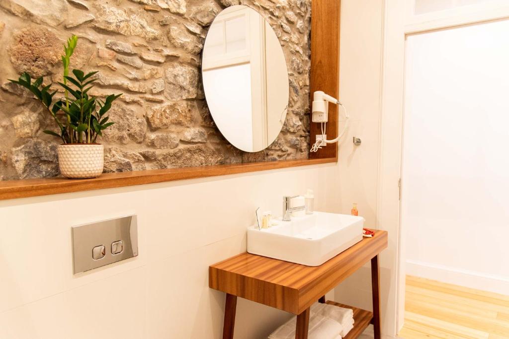 Apartamentos Ferreiros by Heart of Funchal - 18