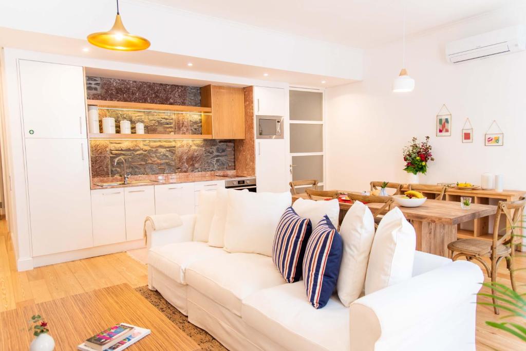 Apartamentos Ferreiros by Heart of Funchal - 3