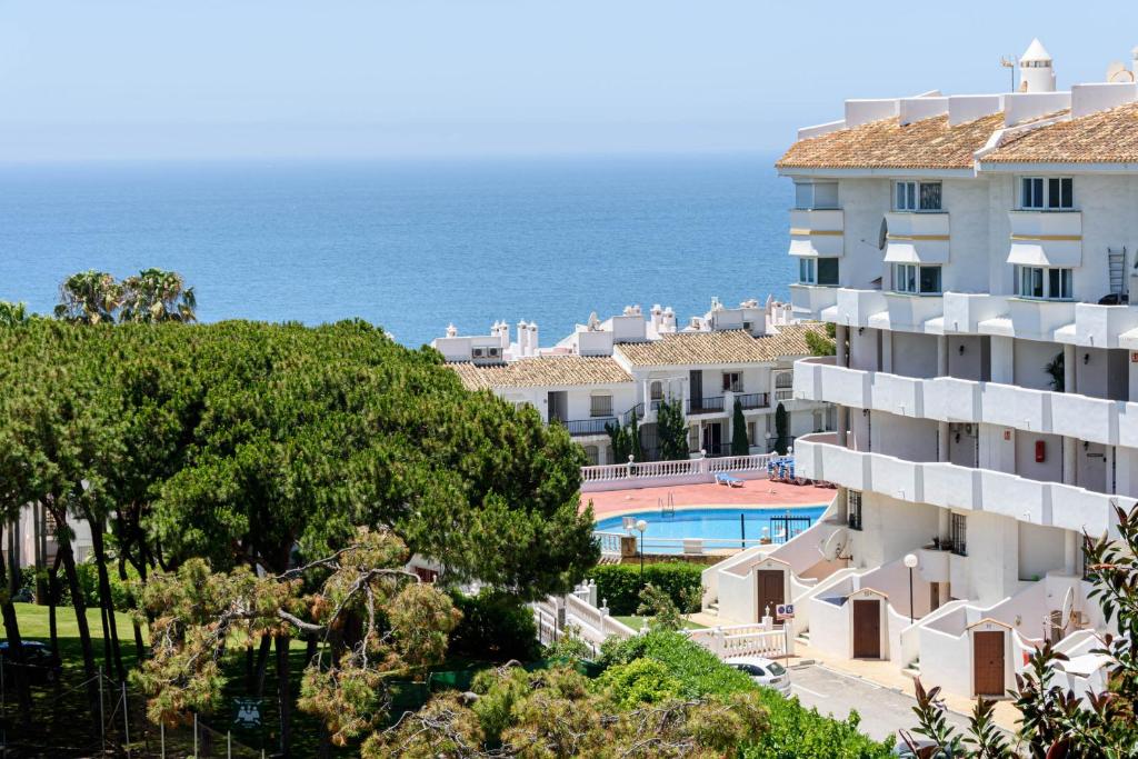 WintowinRentals Calahonda Beach, Pool & Comfort, Mijas Costa ...