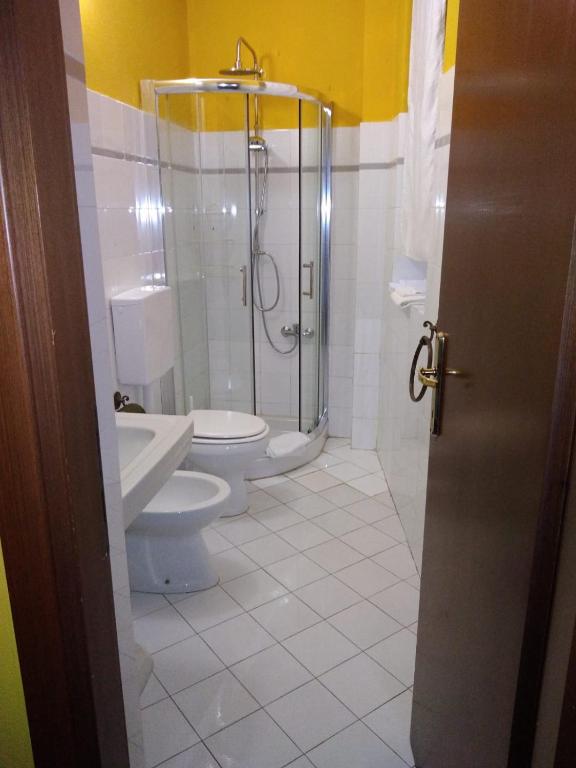 A bathroom at Appartamento il Giglio