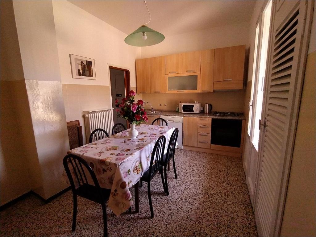 Kuchyňa alebo kuchynka v ubytovaní Appartamento Il Sogno
