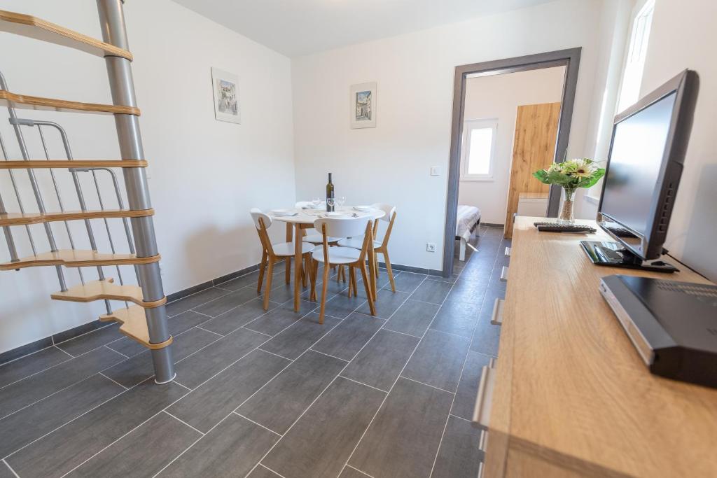 Apartments Luka - 14