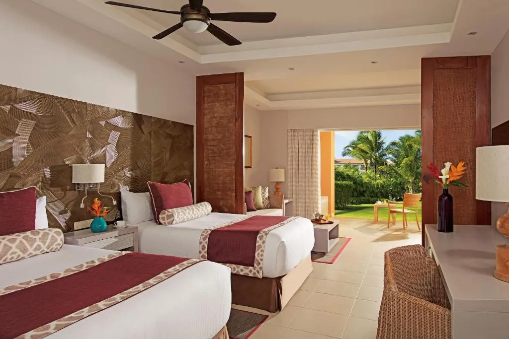 Deluxe Family Room