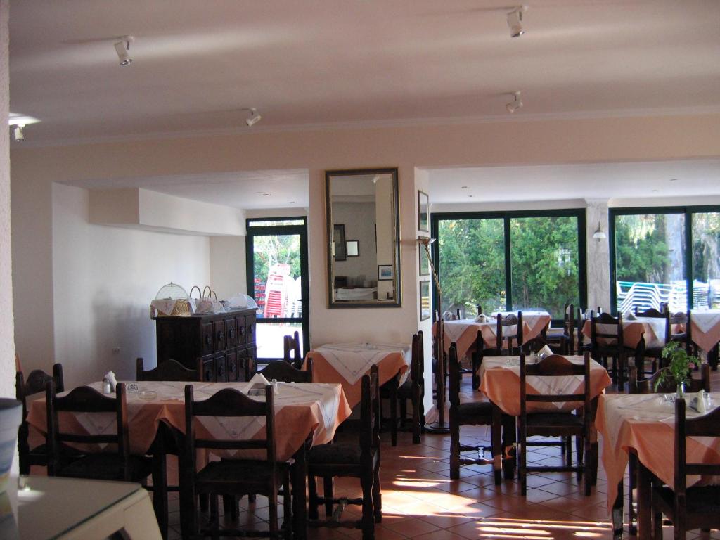 Restaurace v ubytování Tara Beach Hotel