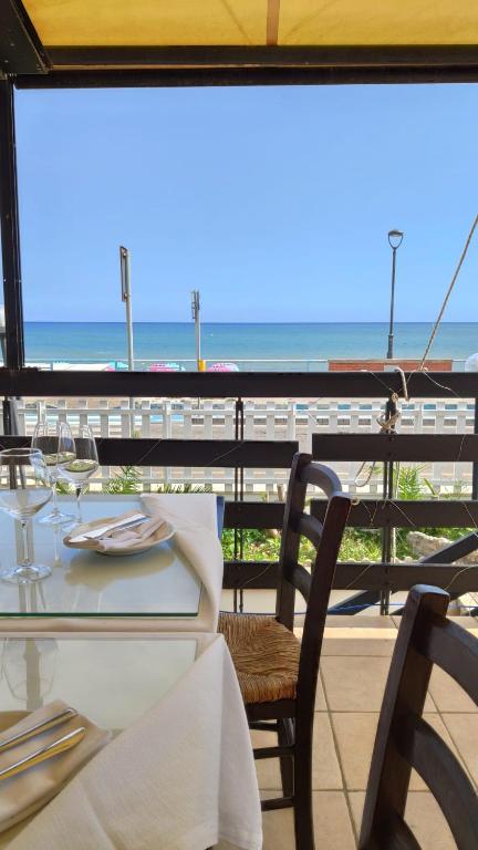 Nespecifikovaný výhled na moře nebo výhled na moře při pohledu z hotelu
