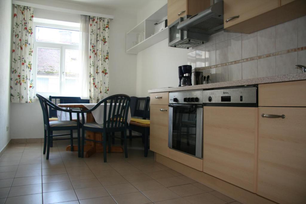 Kuchyňa alebo kuchynka v ubytovaní Apartments Wirrer