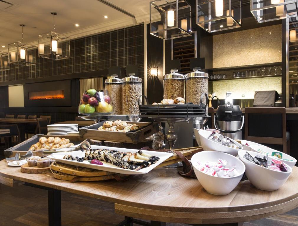 Hotel Manoir Victoria - Resim 15