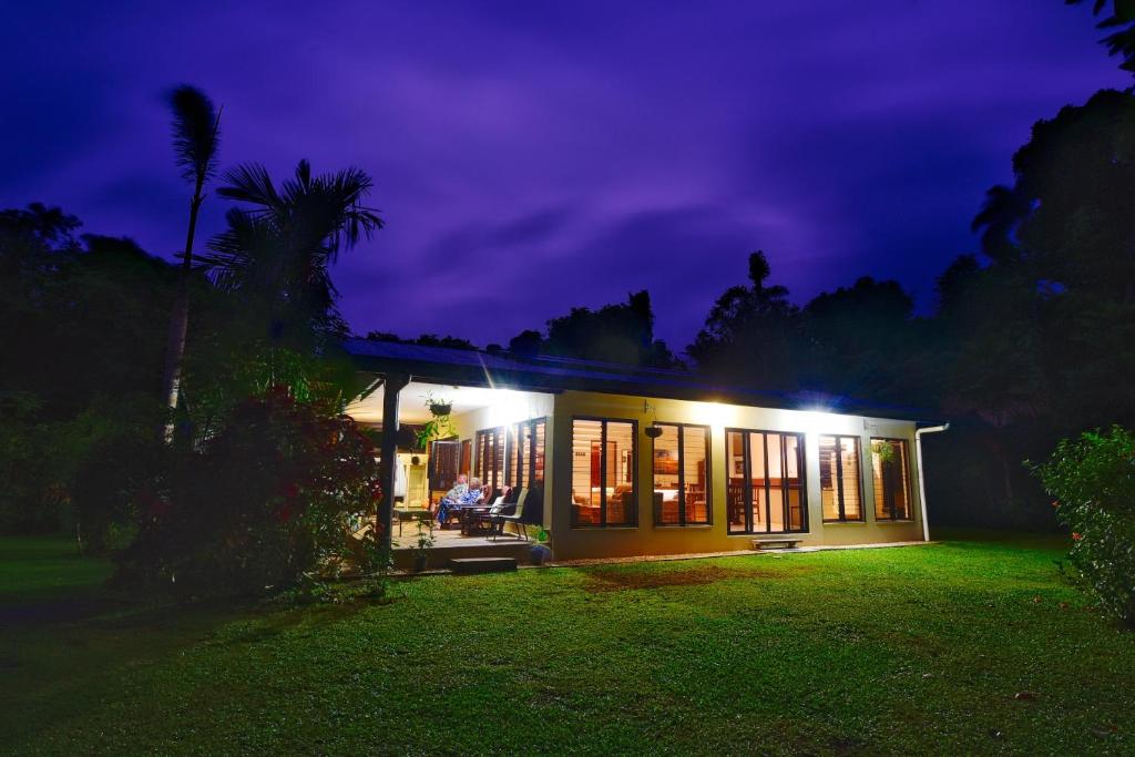 Zahrada ubytování Thornton Beach Bungalows Daintree